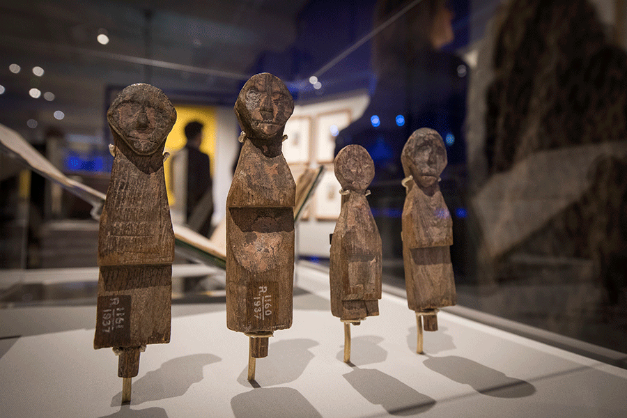 Votives, photo from Wellcome Collection