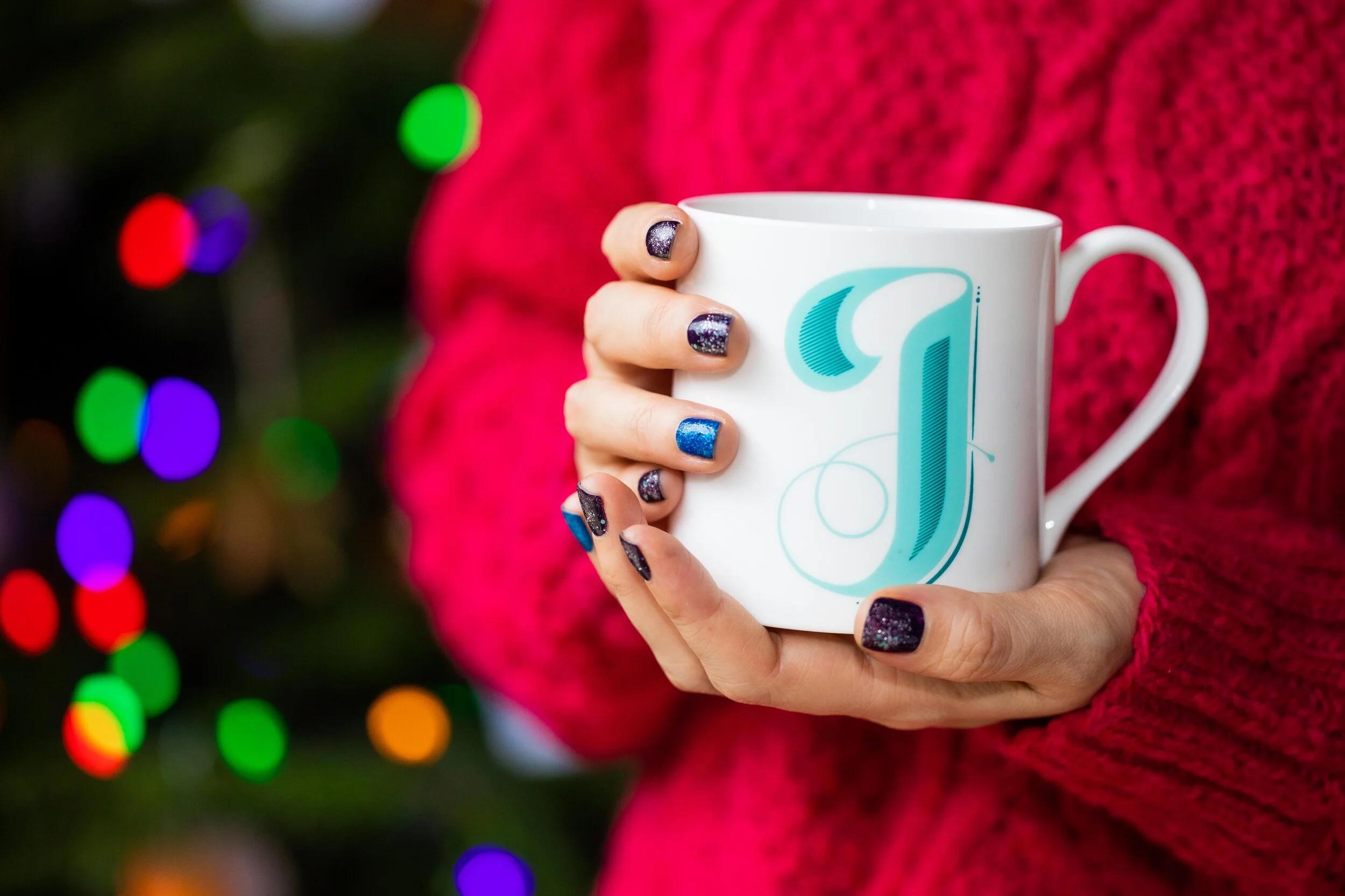 FESTIVE NAILS