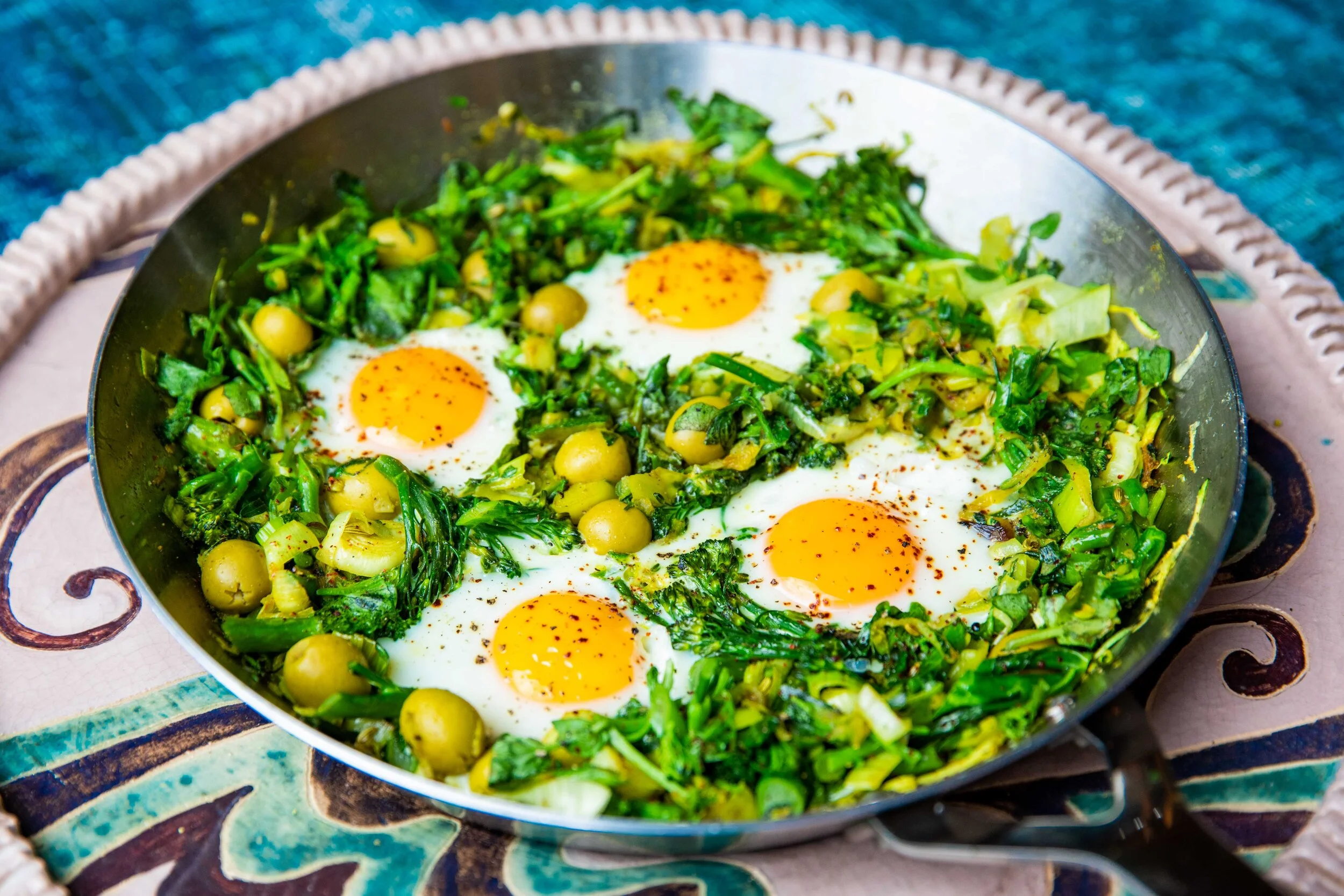 ONE-PAN BRUNCH: GREEN EGGS AND OLIVES