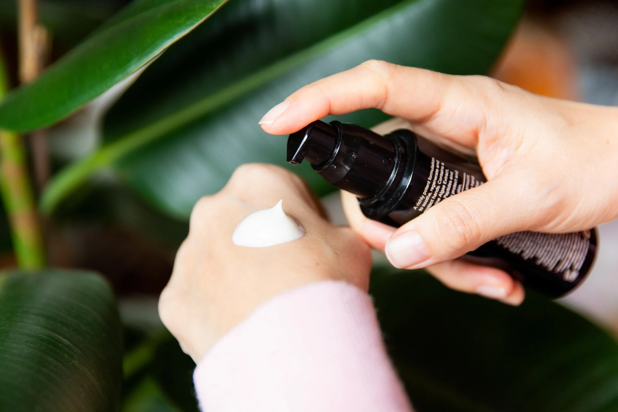 6 NATURAL HAND CREAMS TO SOOTHE THAT CHAPPED SKIN