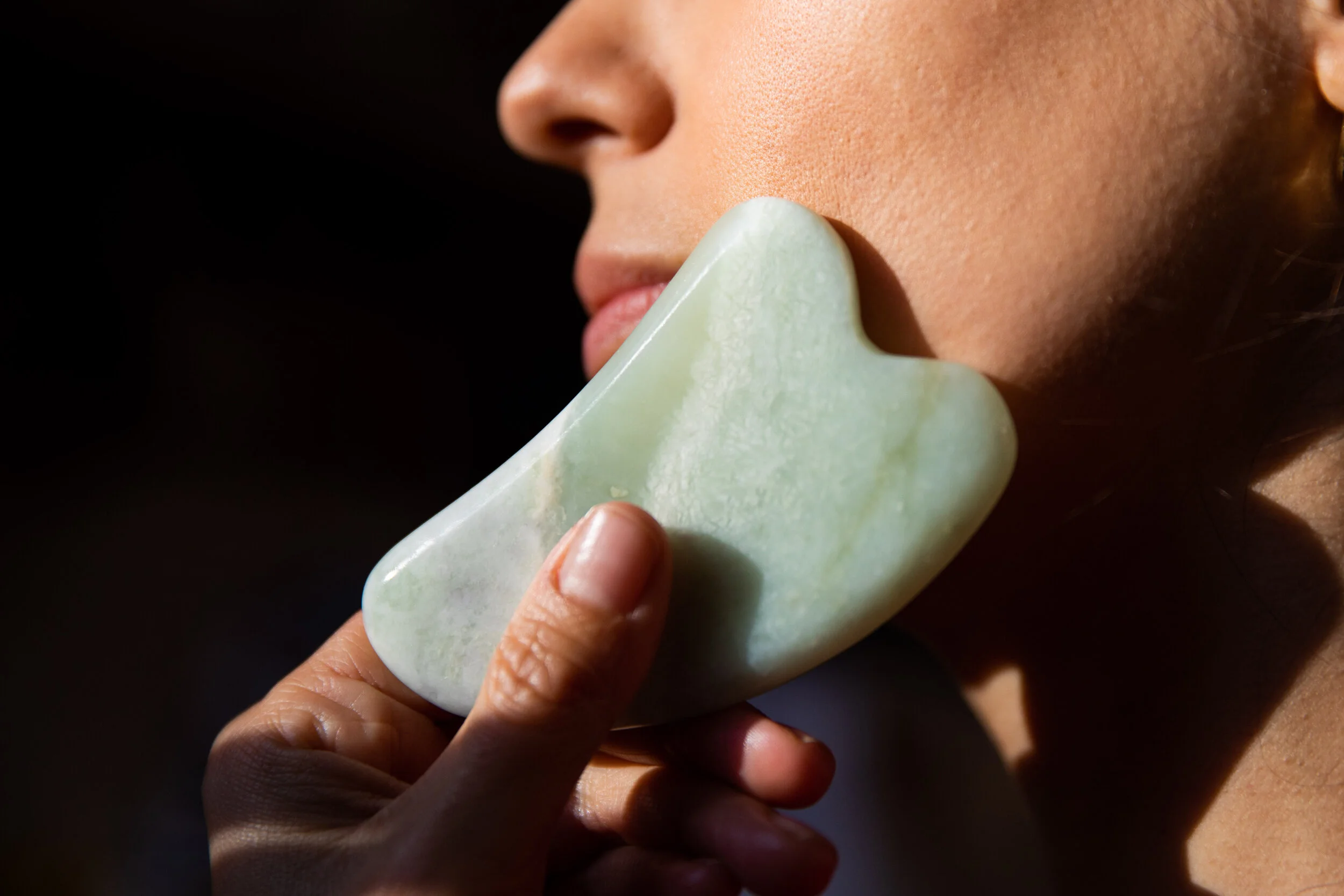 WHY YOU SHOULD GIVE YOURSELF A GUA SHA MASSAGE