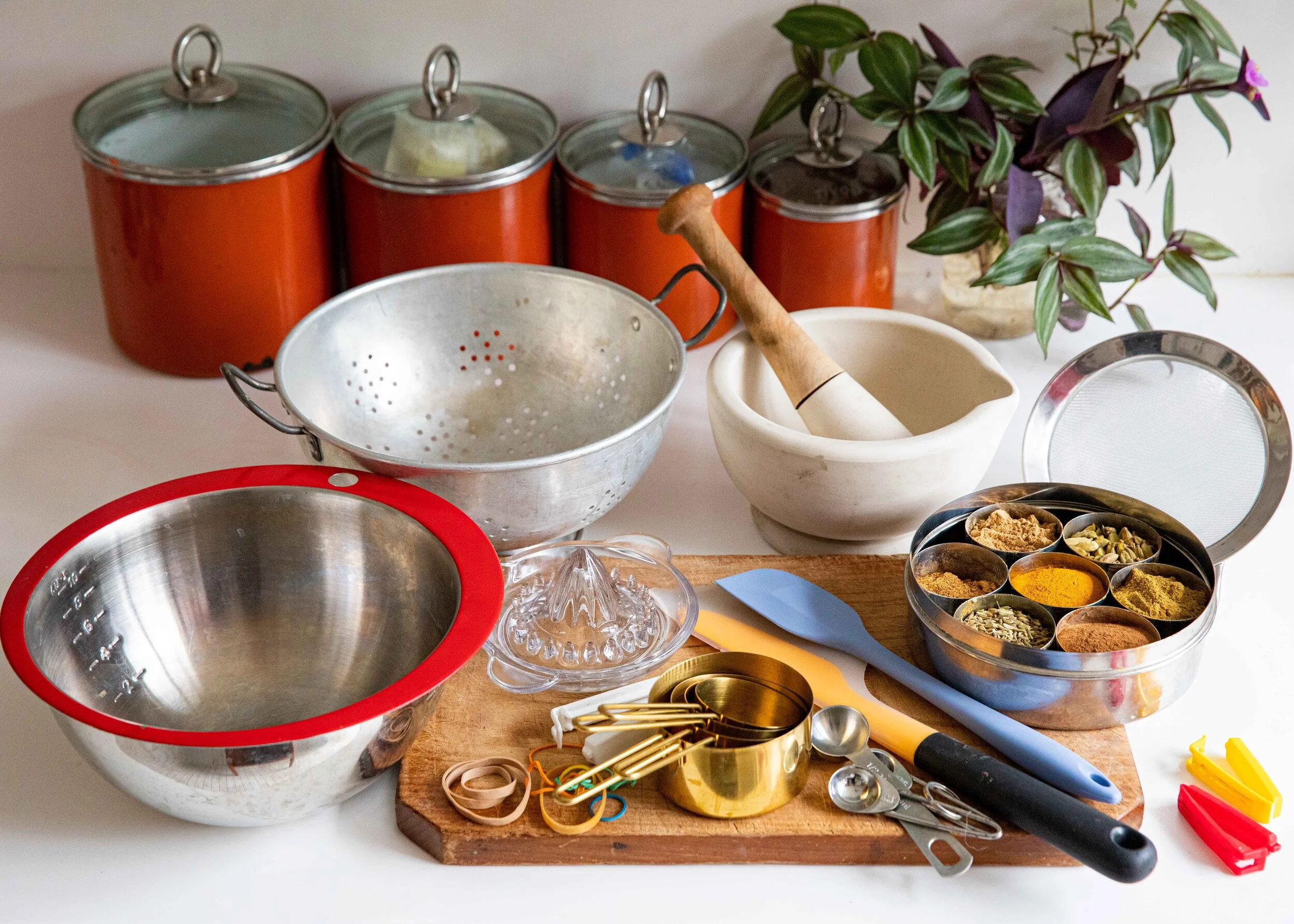 10 KITCHEN TOOLS I KEEP AROUND FOR AN EVERYDAY MEAL