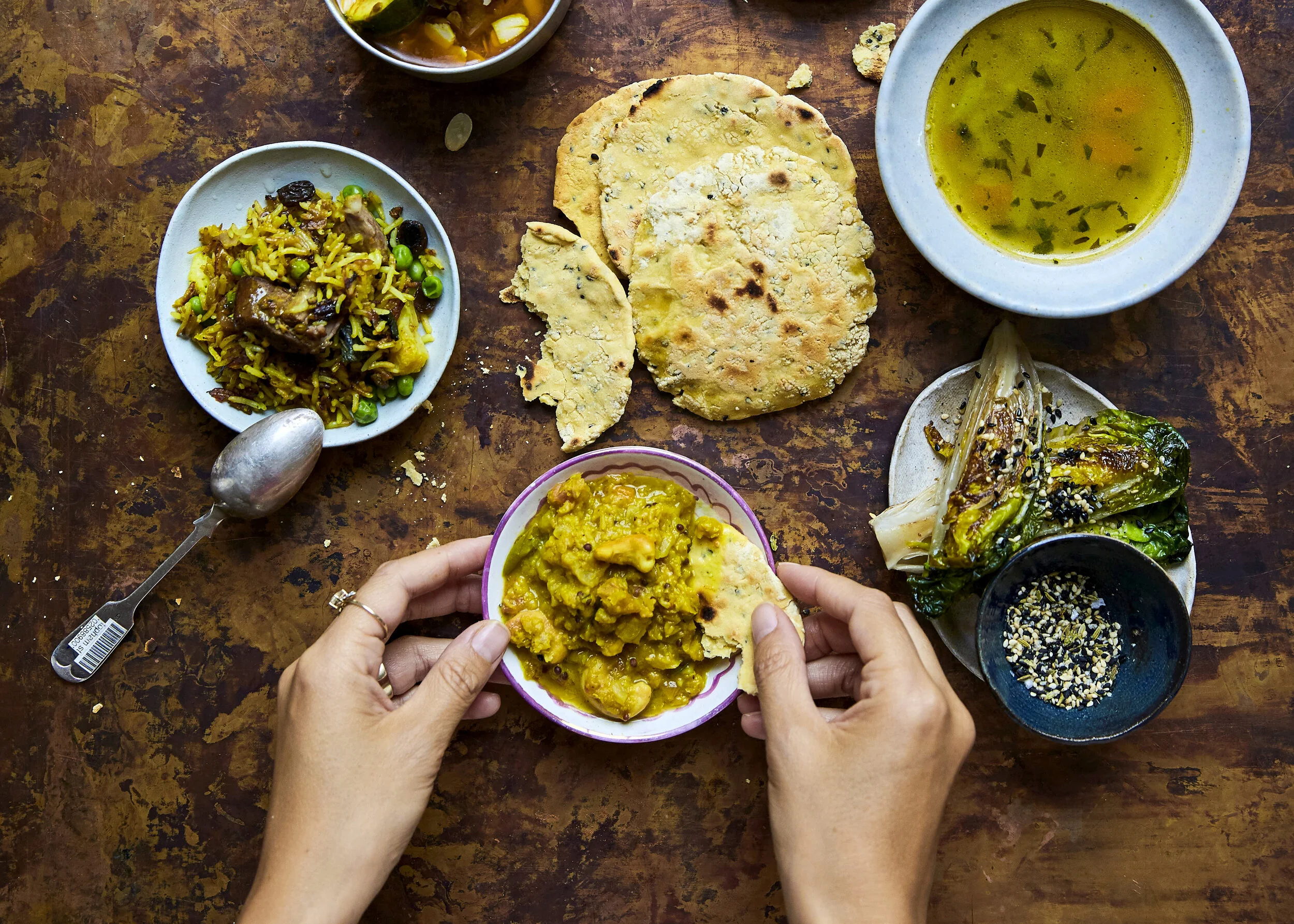 WHY YOU SHOULD EAT WITH YOUR HANDS, ACCORDING TO AYURVEDA
