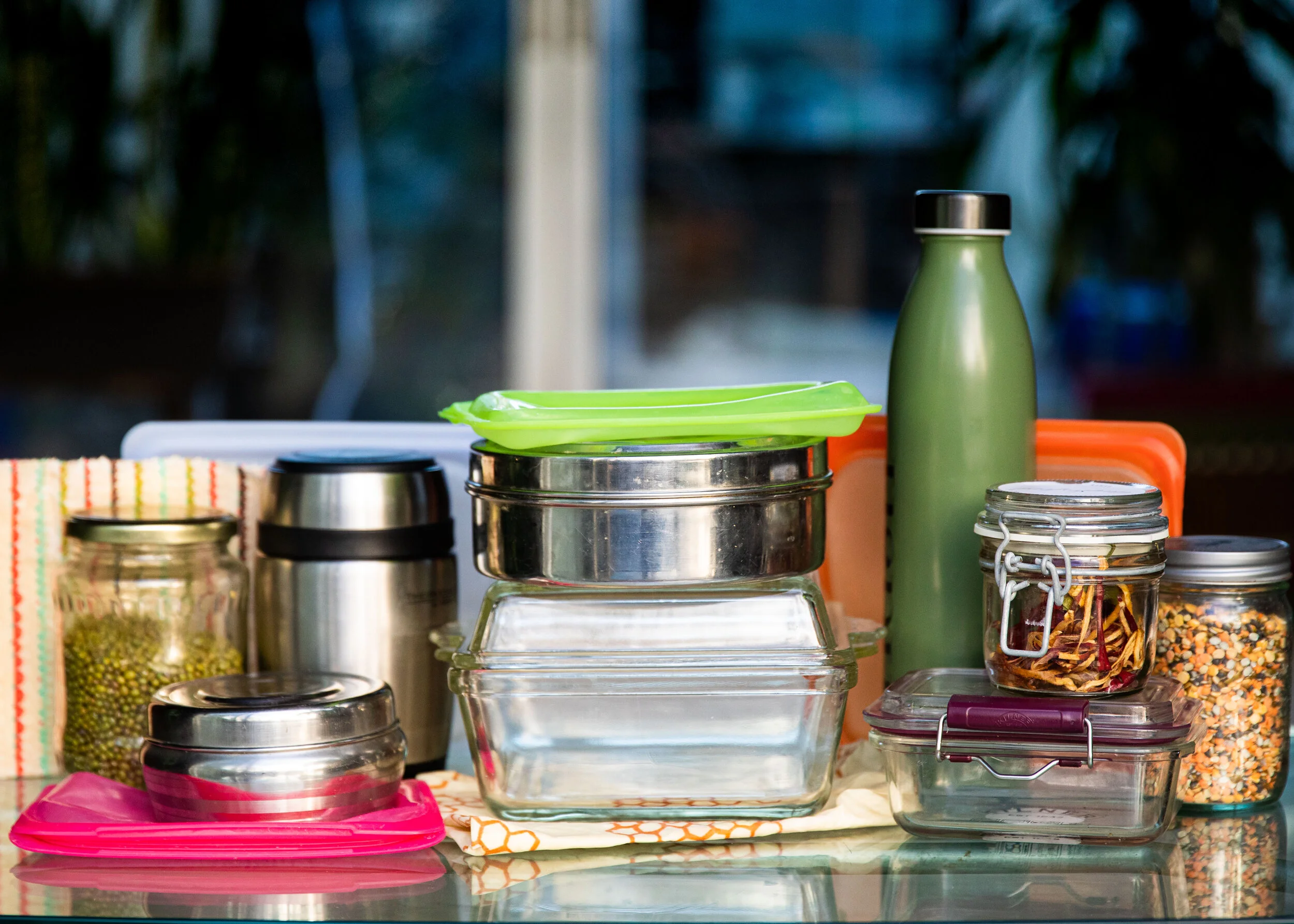 12 NON-PLASTIC CONTAINERS TO KEEP YOUR FOOD FRESH