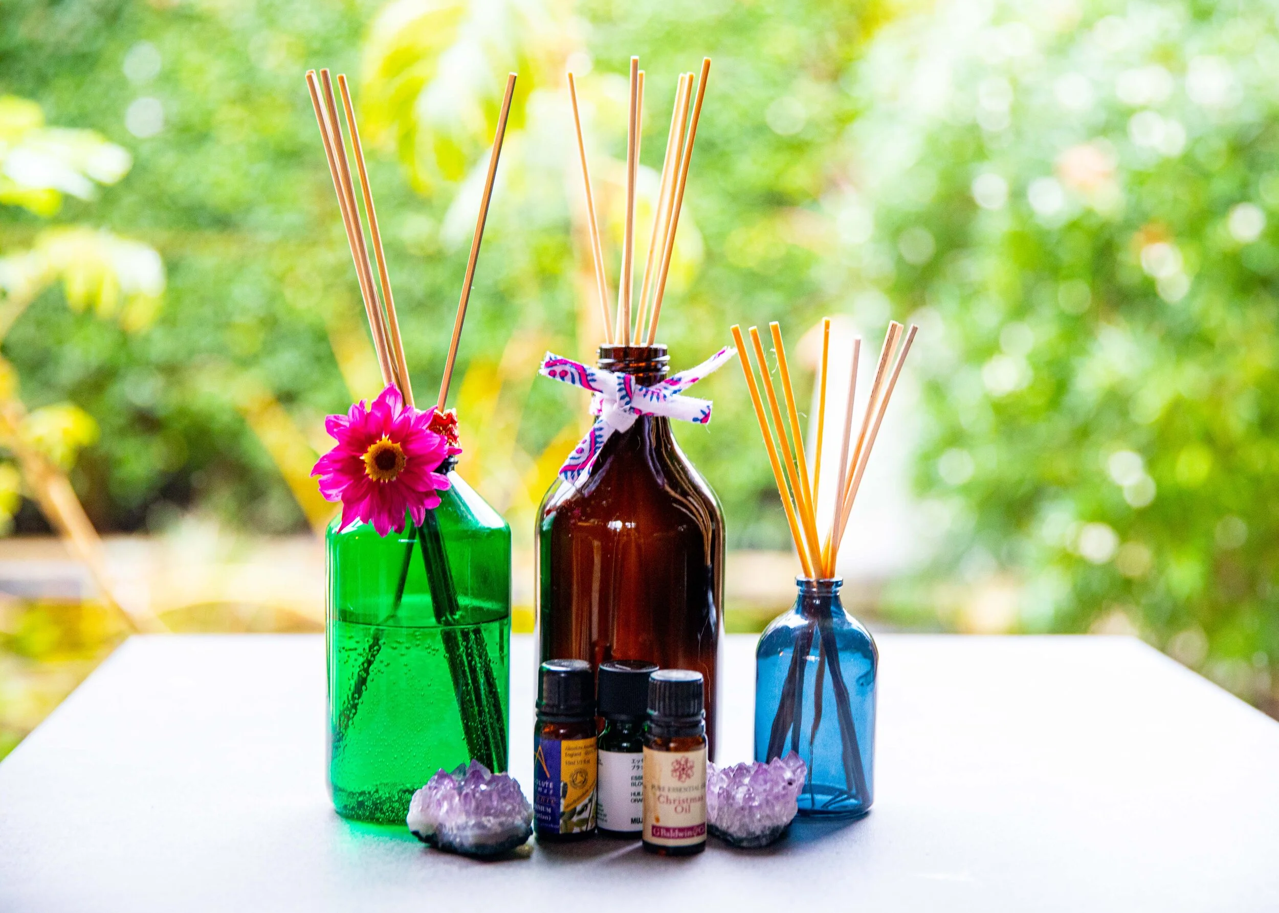 HOW TO MAKE YOUR OWN REED DIFFUSERS