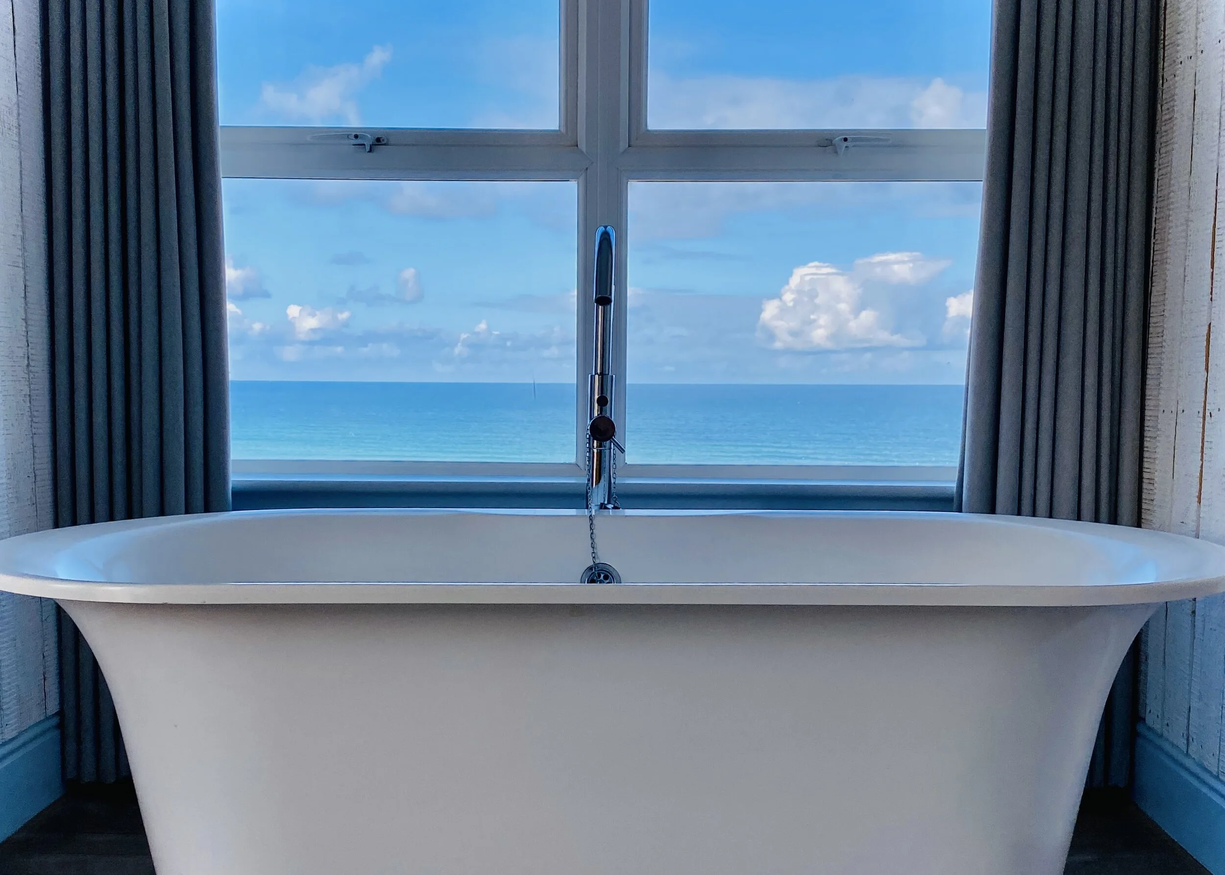 HOW TO BATHE, ACCORDING TO AYURVEDA