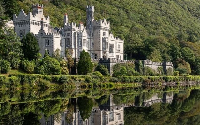 cropped_Kylemore_Abbey_and_Gardens.jpeg