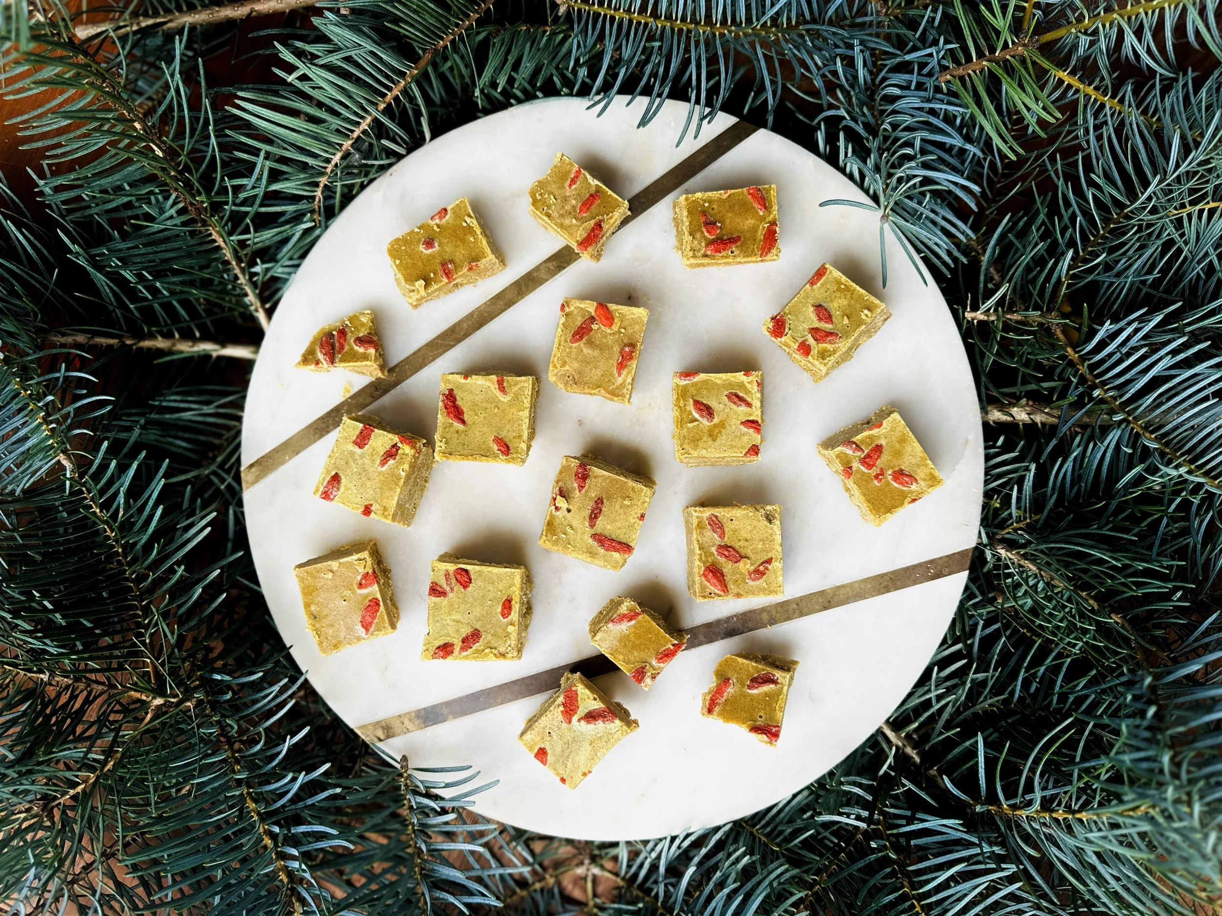 CINNAMON AND CLOVE SHORTBREAD 