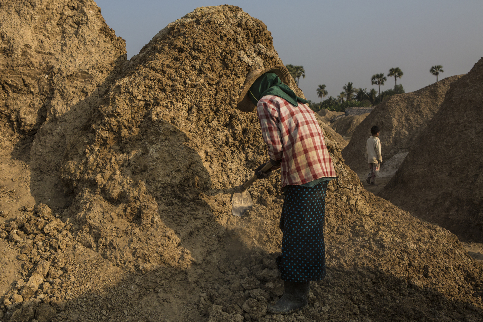 MATHIEU_WILLCOCKS_Letpadaung_Copper_Mine_0008.jpg