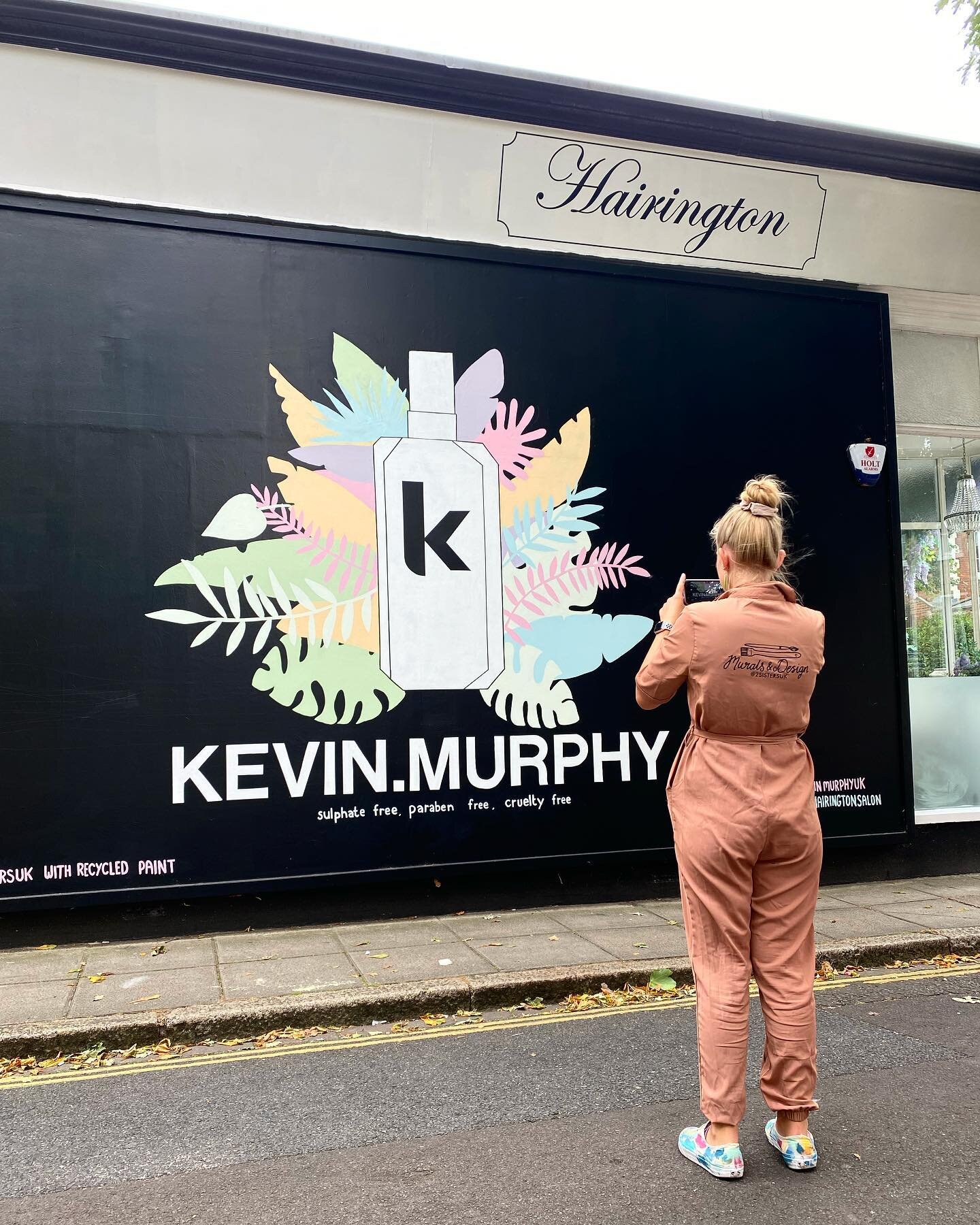 We&rsquo;ve wanted to get our hands on this wall for years! Thanks so much @thehairingtonsalon and @kevinmurphyuk for having us, we can&rsquo;t wait to go back to take more selfies 💋 Find it on the corner of Merton Road, at the end of Palmerston Roa