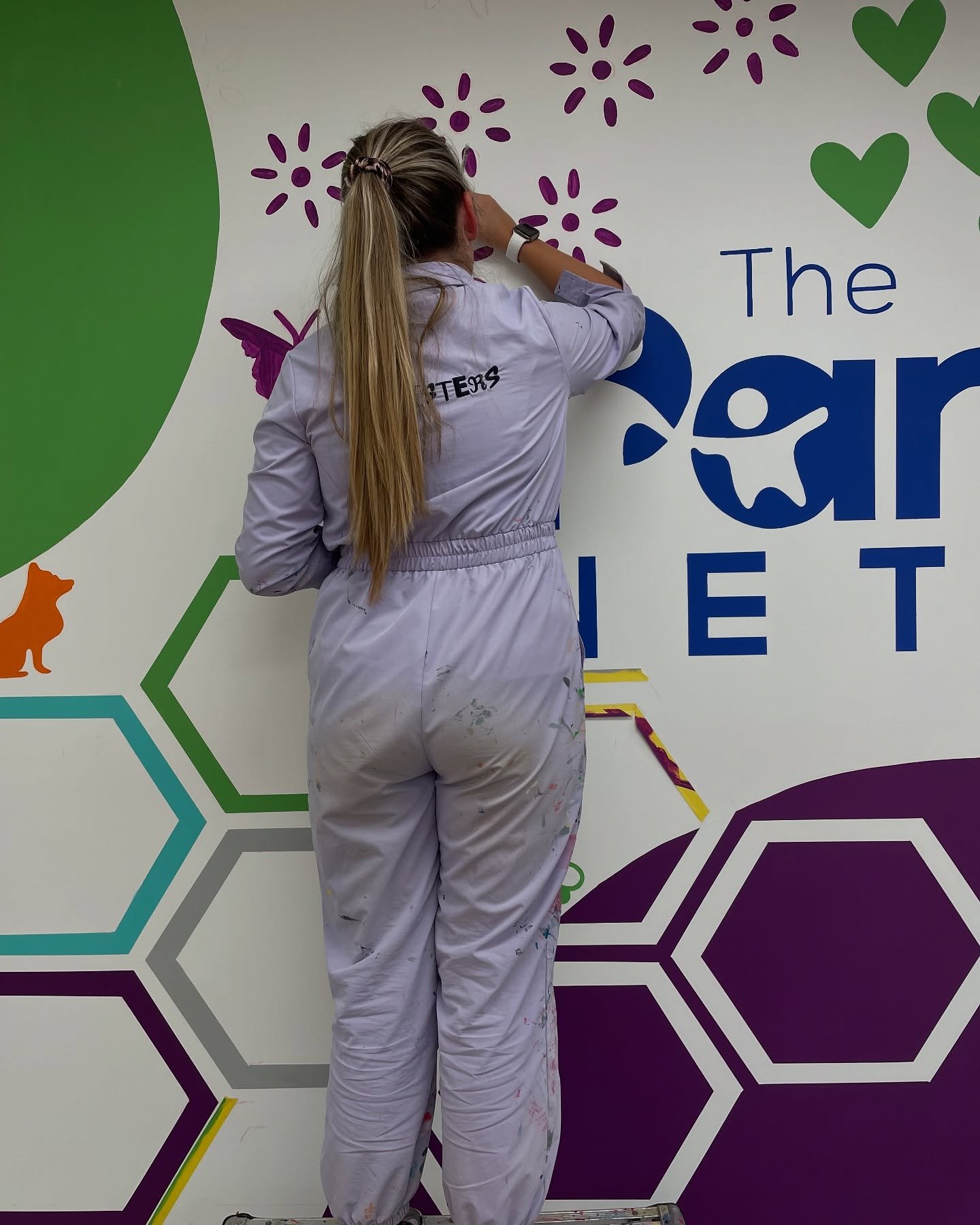 We loved every minute working on this job for @theparentingnetworkcic 💜🧡💚 it was so amazing them helping anyone and everyone that came to them 🐰