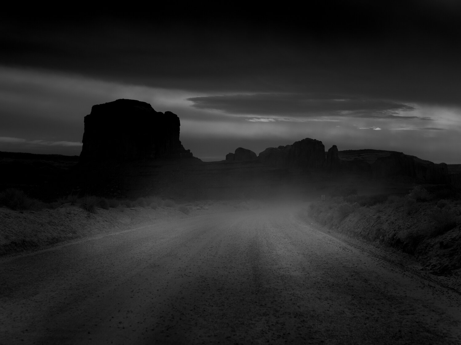 monument valley dark-2.jpg