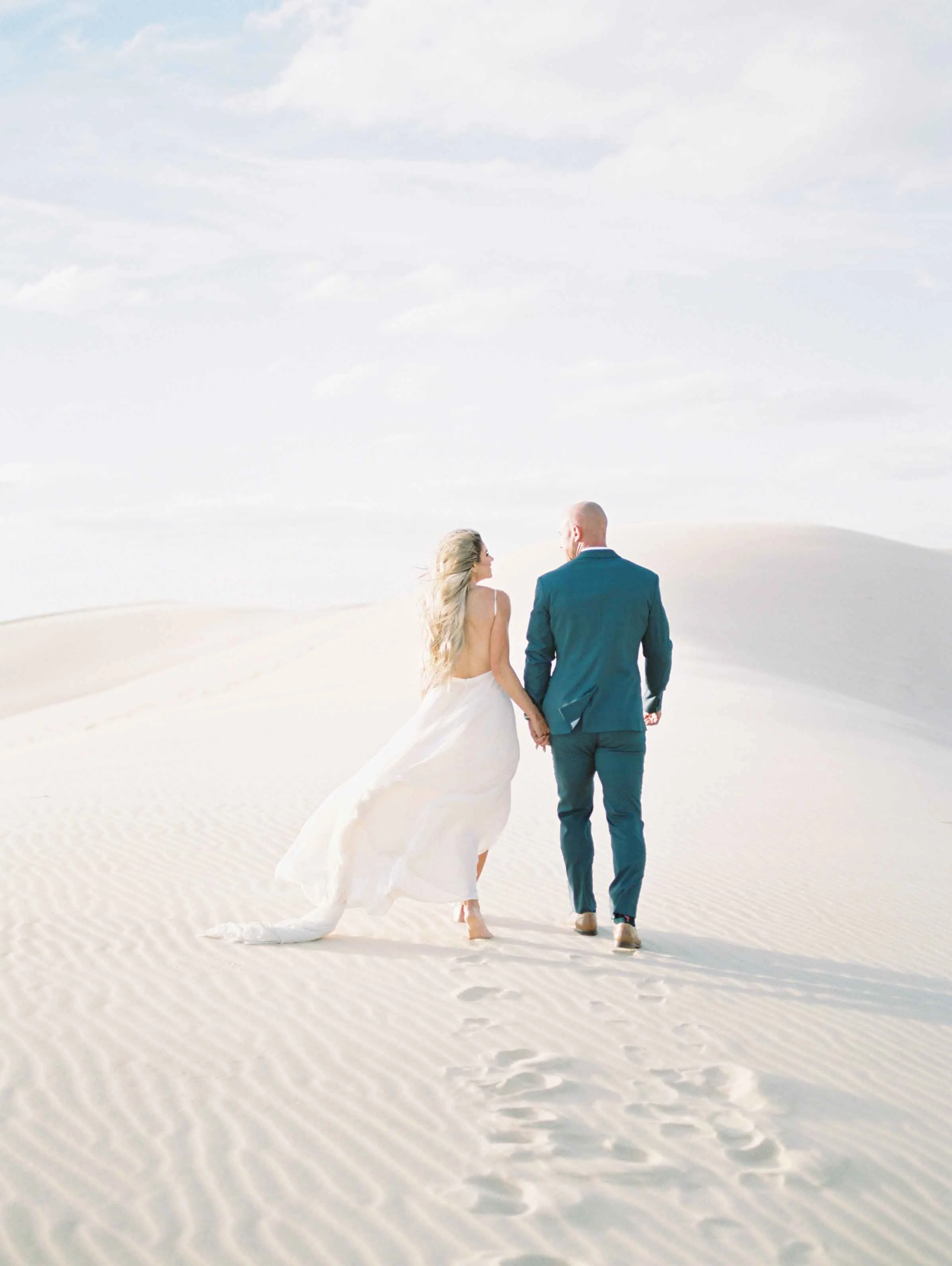 Photo + stylist: @angelowensphotography Location: #monahanssandhills Couple: @makeup.by.tabitha @swinny2371
