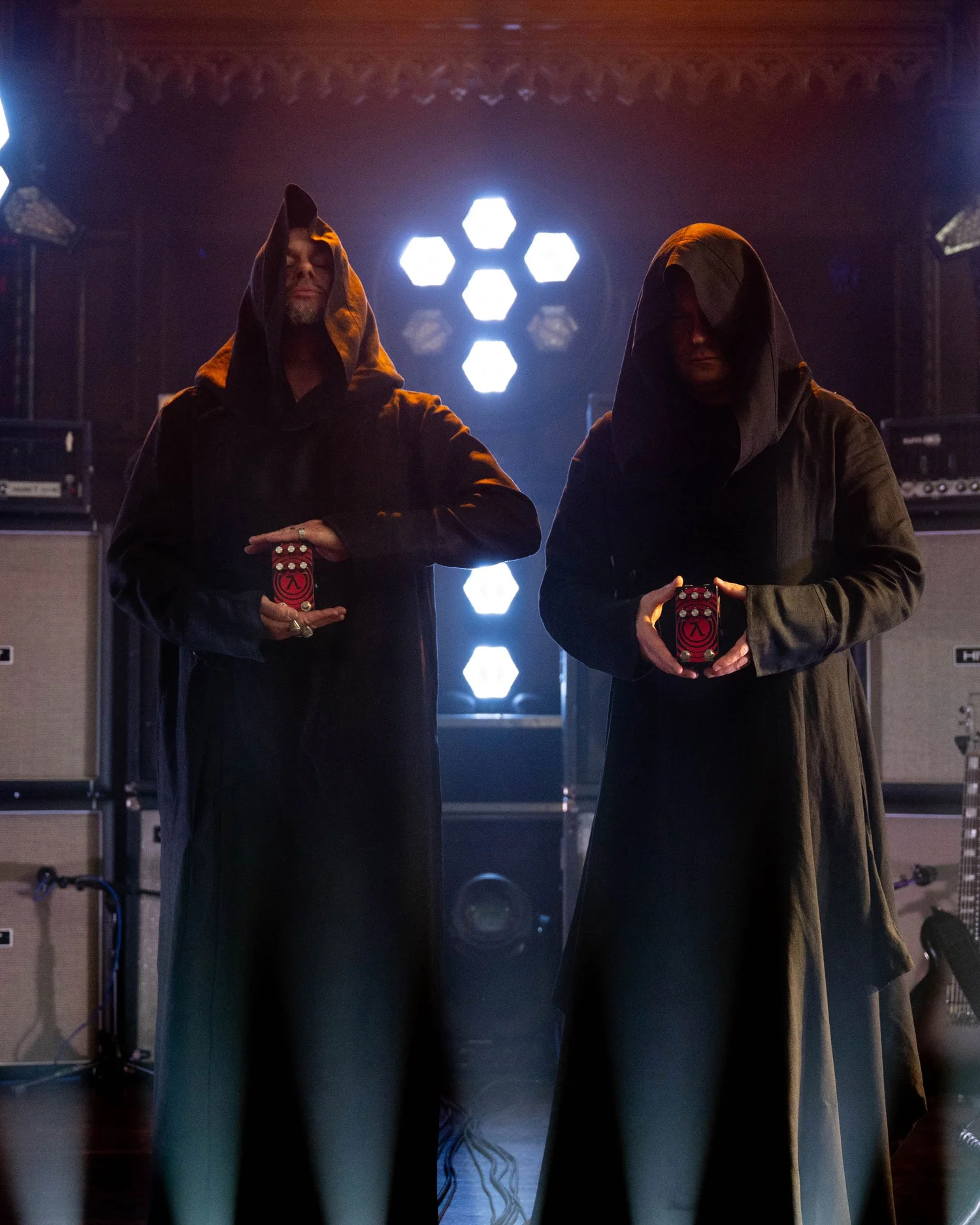 Sunn O))) ed EarthQuaker Devices condensano il Life Pedal nel nuovo HalfLife