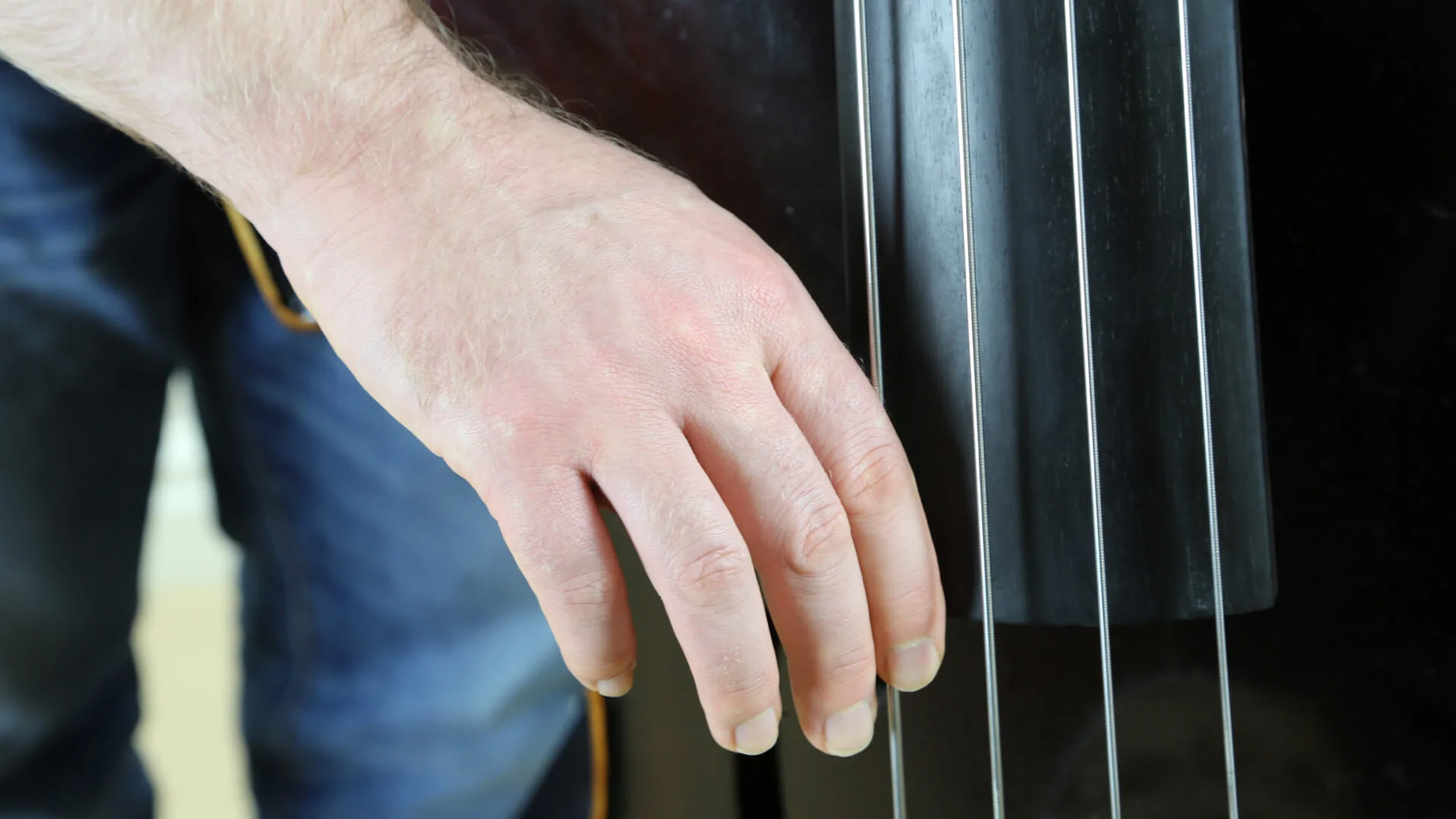 Essential Right Hand Techniques for Jazz Bassists