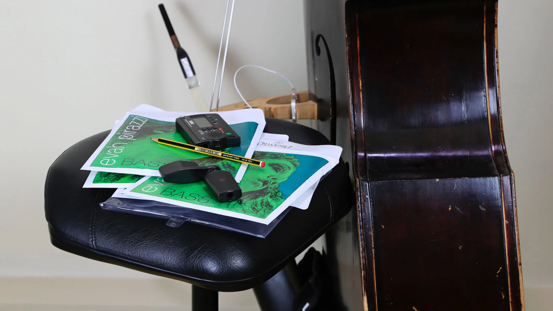 Old vs New Double Bass Strings - Can you tell the difference?