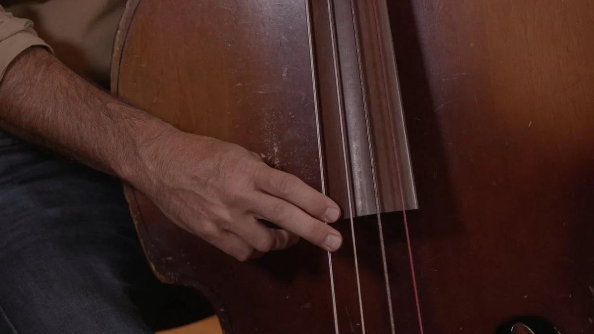 Gut Strings and The Point of Contact