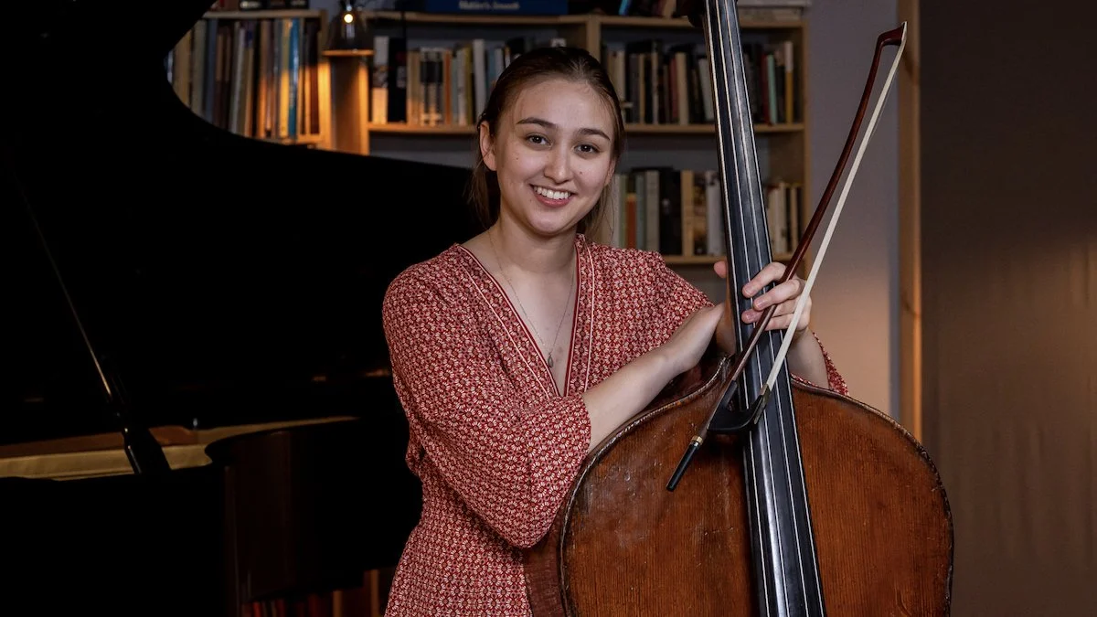 Nina Bernat - Bach on Bass!