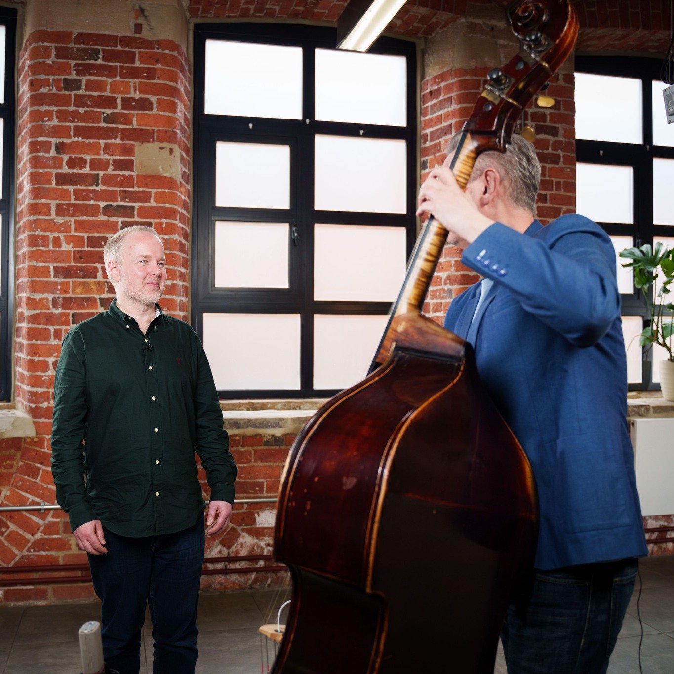 Our latest YouTube video with a giant of the bass world is due out later today. There's some incredible bass playing and deep discussion! 

#doublebass #contrabass #uprightbass #baixoacustico #baixonatural #kontrabass #contrabasso #bassplayer #basspl