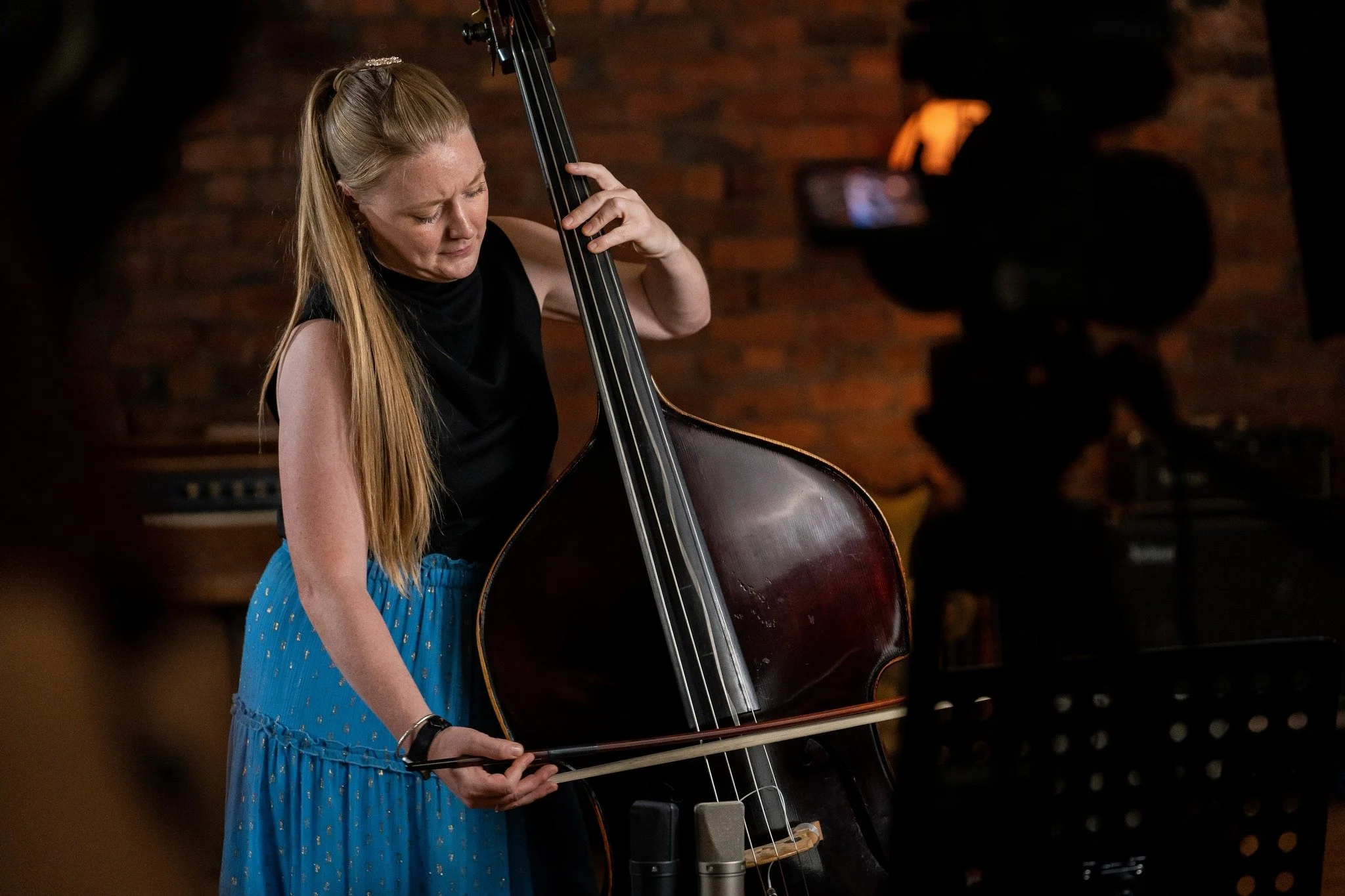 The great @phoeberussell_bass at the filming of her course Smash Your Audition! It comprises 32 lessons covering advanced double bass techniques and concepts to transform your bass playing and help you smash your audition! Head over to Discover Doubl