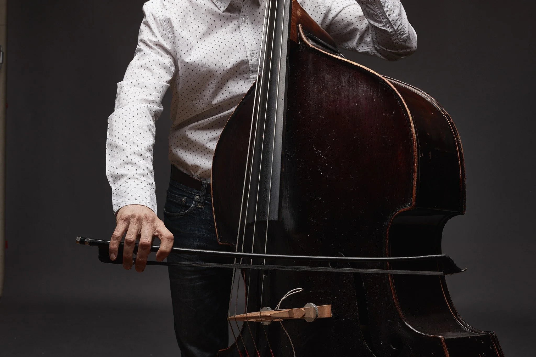 If you're a jazz bassist who wants to add the bow to your bass playing, check out our course, Jazz Bowing by @olivierbabaz. It comprises 69 lessons, live band and play-along tracks to help you maximise your practice time. It's a step-by-step bowing m