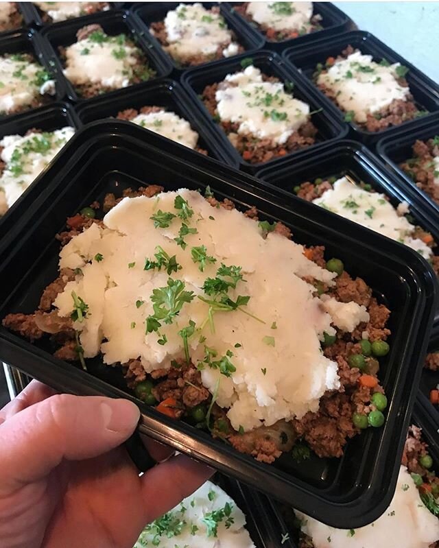 Our Paleo shepherd&rsquo;s pie rolling out this week! This ain&rsquo;t your Irish grandmothers recipe, this one is packed with healthy and nutrient rich ingredients which we could all use more of these days! .
.
🥔 Start with yucca instead of potatoe