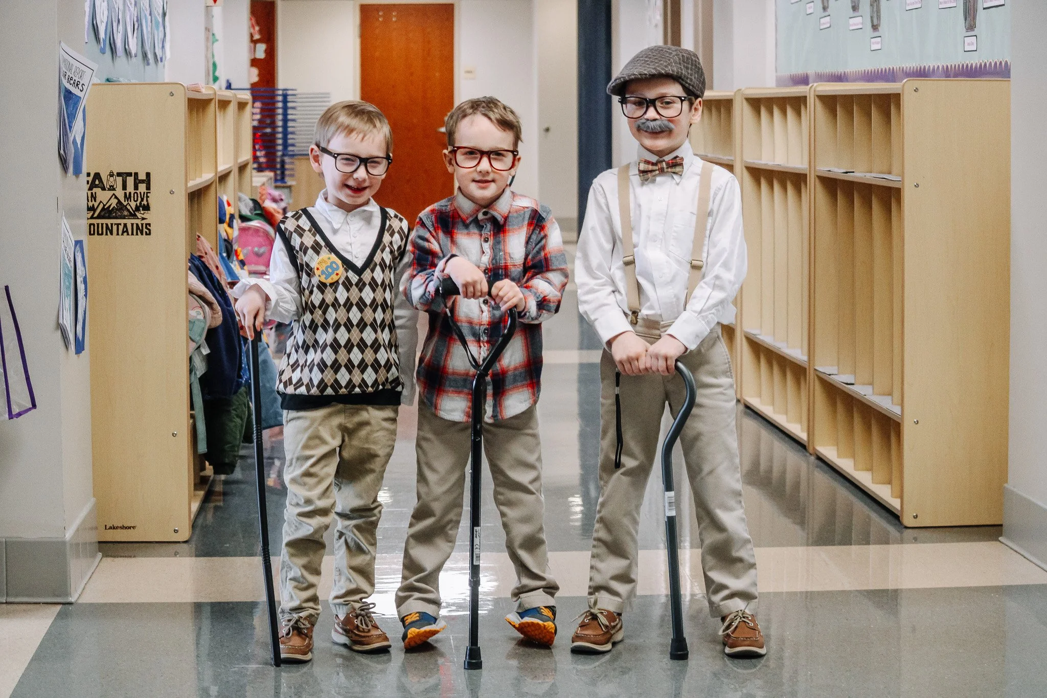 100 days wiser and 100 years cuter 👵🏼👴🏼

Our Kindergarteners celebrated the 100th Day of School by stepping 100 years into the future! From gray hair and glasses to canes and cardigans, they showed us how they've grown in wisdom, kindness, faith 