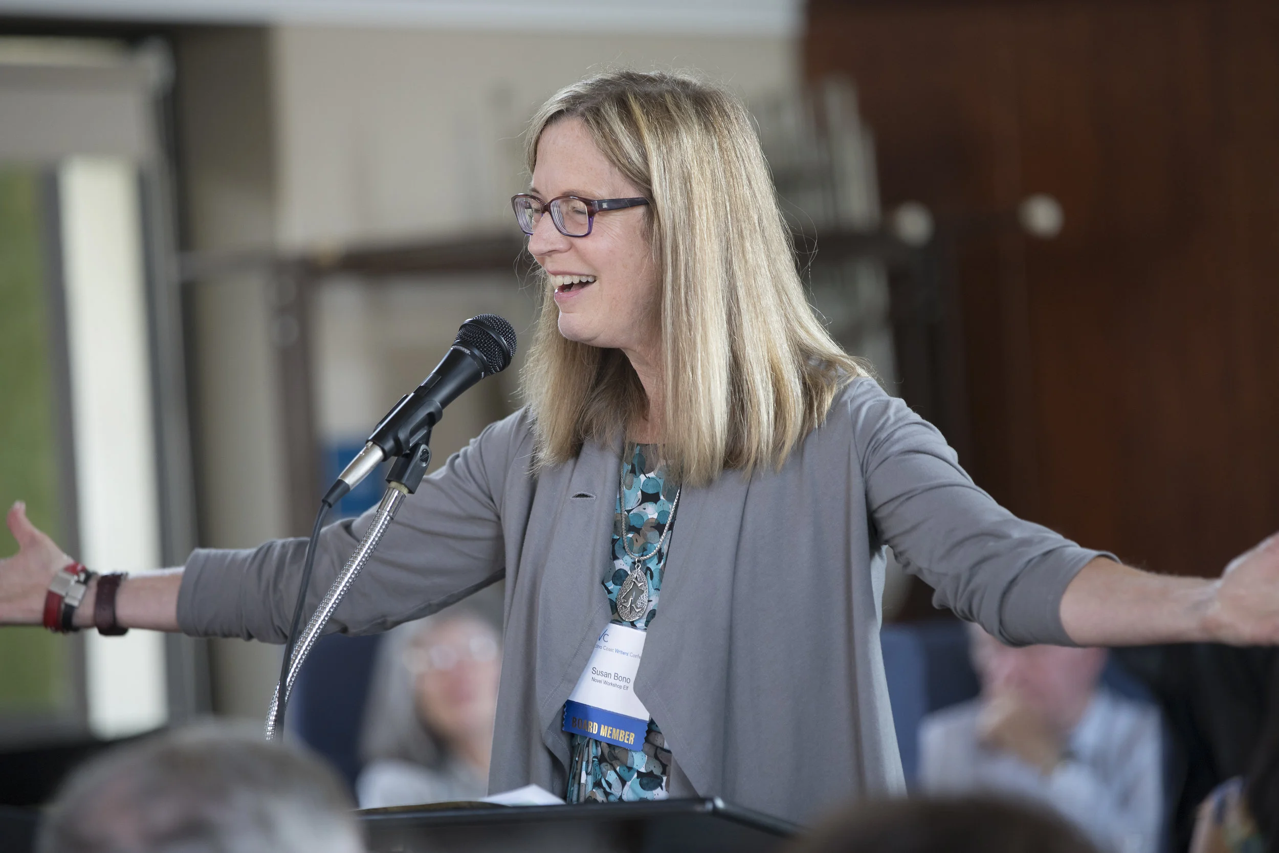 Susan Bono welcoming everyone to the MCWC 2018 Friday Reading