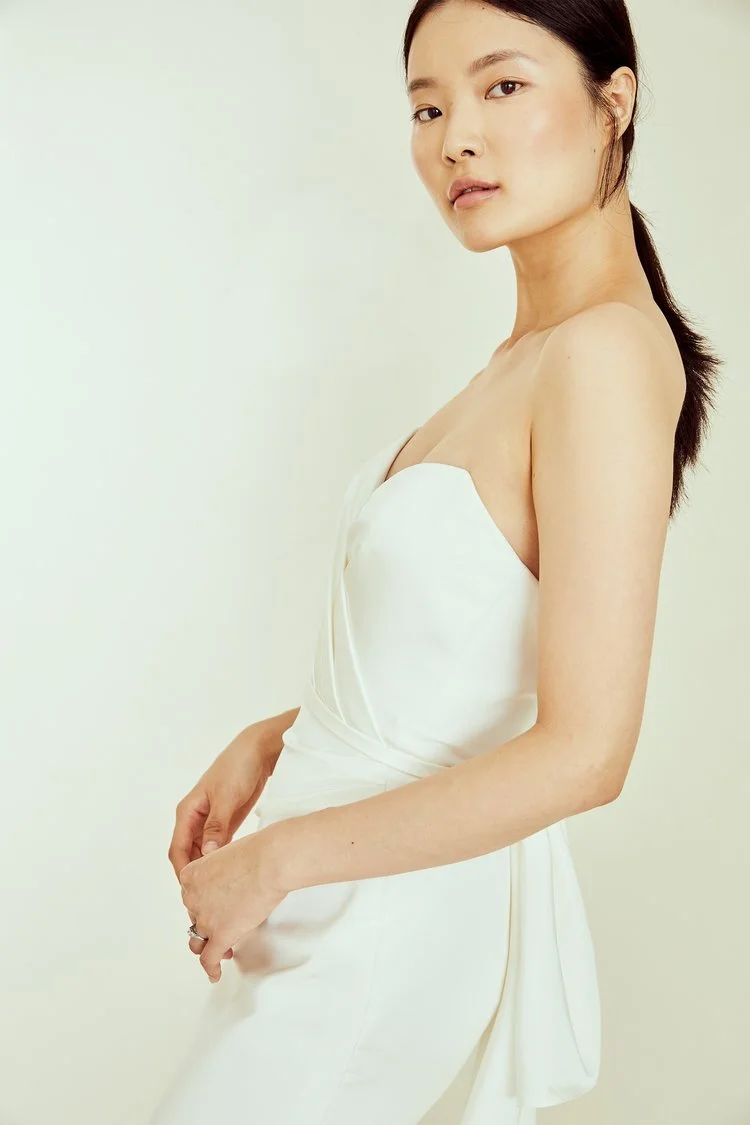 1-Amsale_Bridal_A782_JAMISON_Dress_Sweetheart_Strapless_Fit_to_Flare_Draped_Bodice_Bow_Faille_Close_up_750x.jpg