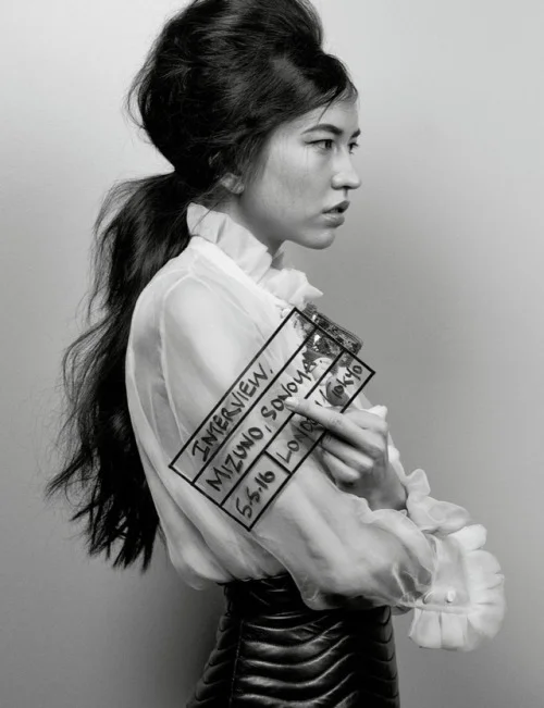 entertainingtheidea :
Japanese actress Sonoya Mizuno — who tore up the dance floor with Oscar Isaac in Ex Machina — has joined
Constance Wu and newcomer Henry Golding in Crazy Rich Asians .
The movie
—based on Kevin Kwan’s book and set to be directed by Jon M. Chu —
will see Wu starring as
Rachel Chu, an American-born Chinese economics professor who travels to her boyfriend Nick’s (Golding) hometown of Singapore for his best friend’s wedding. Before long, his secret is out: Nick is from a family that is impossibly wealthy, he’s perhaps the most eligible bachelor in Asia, and every single woman in his ultra-rarefied social class is incredibly jealous of Rachel and wants to bring her down.
As THR first reported, Mizuno will play Araminta, the soon-to-be married fiance of Nick’s best friend Colin, who also happens to be a major fashion icon in Singapore.
The cast includes
Michelle Yeoh as
Nick’s controlling mother and Gemma Chan as Astrid Leong, Nick’s fashionable cousin who is referred to as the goddess and is known for her beauty and impeccable fashion sense.