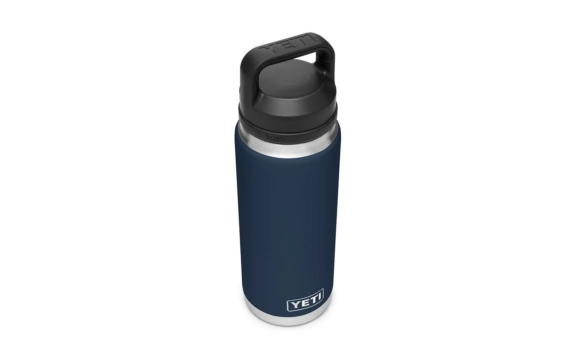 191416-Chug-Inline-Campaign-Website-Assets-Rambler-26oz-Bottle-Chug-Cap-Overhead-Quarter-Lid-On-Navy-1680x1024.jpg
