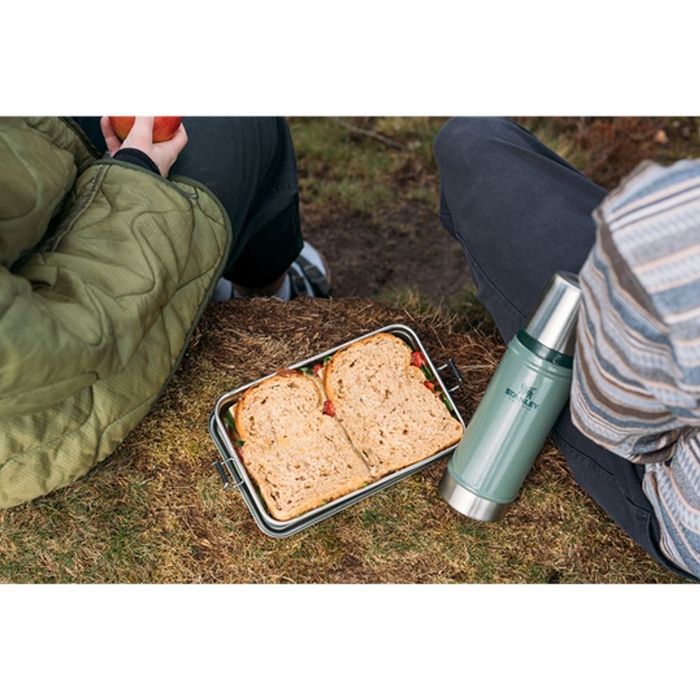 lunch_box_1.25qt_hammertone_green_4_.jpg