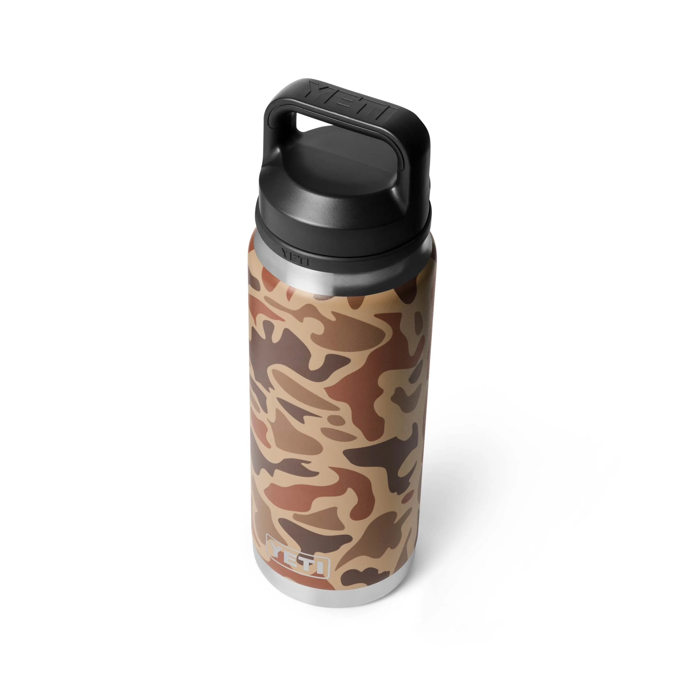 70000004945_21071505938_YETI_WHSL_studio_drinkware_Rambler_26oz_Chug_Wetlands_Camo_3qter_515_B_2400x2400.jpg