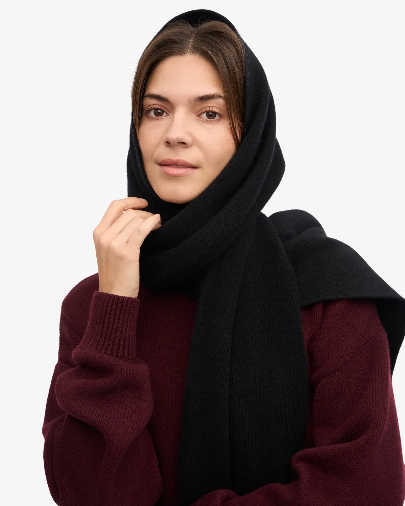 merino-wool-scarf-scarf-deep-black-female_5.heic.webp