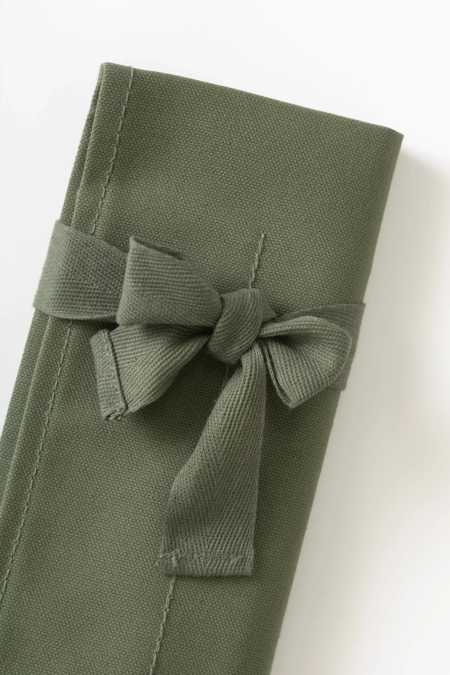 KnifeRoll-Olive-4_885636d8-aa7c-4b96-897d-76e4bc7d7c9f.jpg.webp