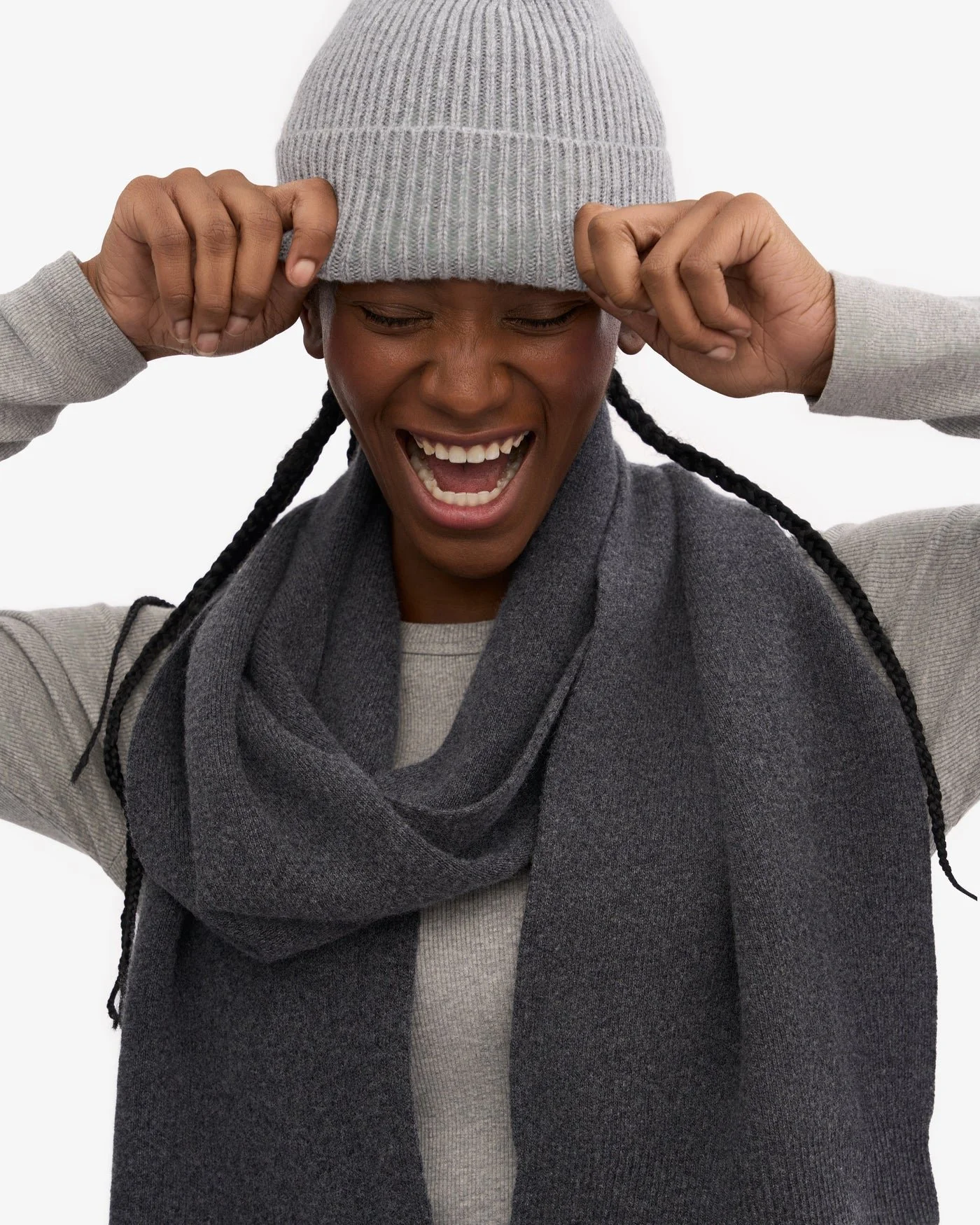 merino-wool-scarf-scarf-lava-grey-female_5.heic.jpeg