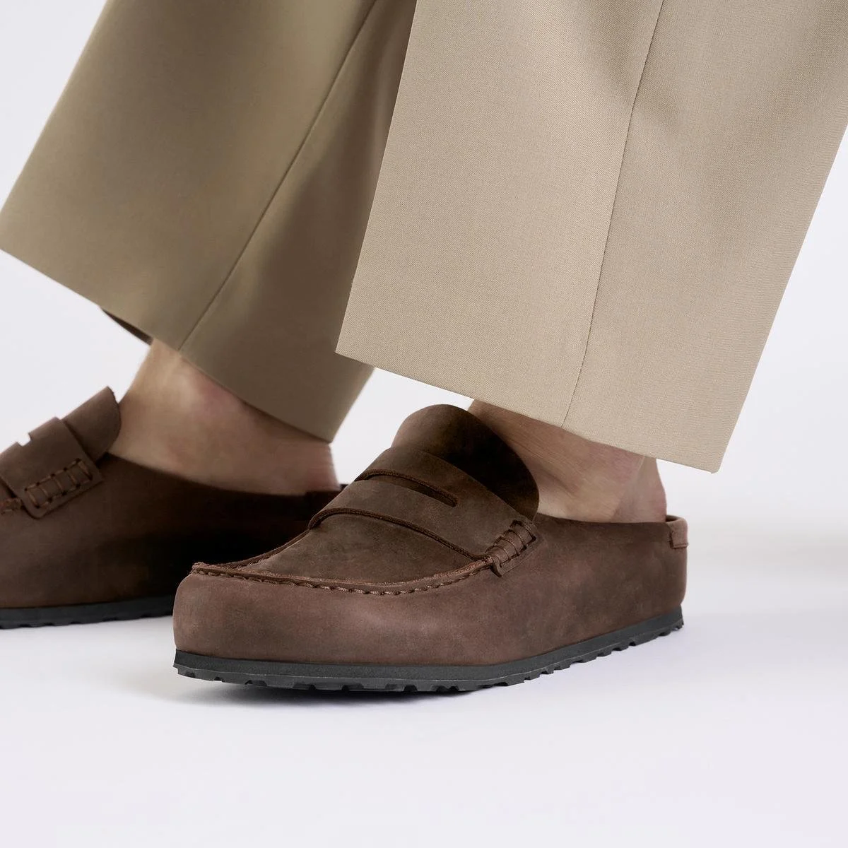birkenstock-naples-wrapped-oiled-leather-habana-1029617-B1CAAW5911R-3_d6a541bc-f202-4513-8cd3-0d57dbab9a8b.jpg