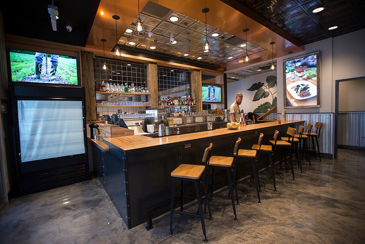 bar2.jpg