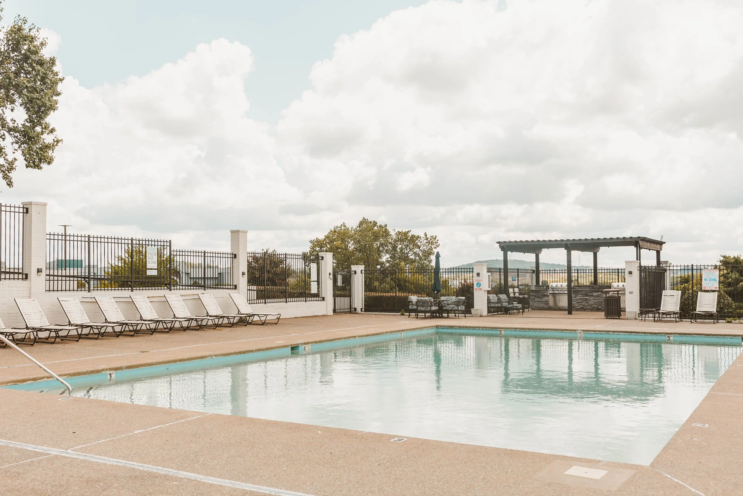 300 Hickory Apartment Homes