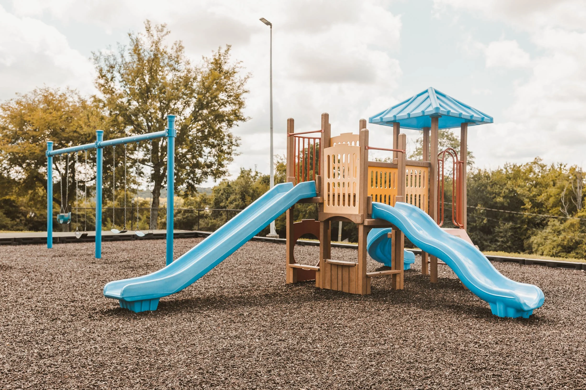 300 Hickory Apartment Homes