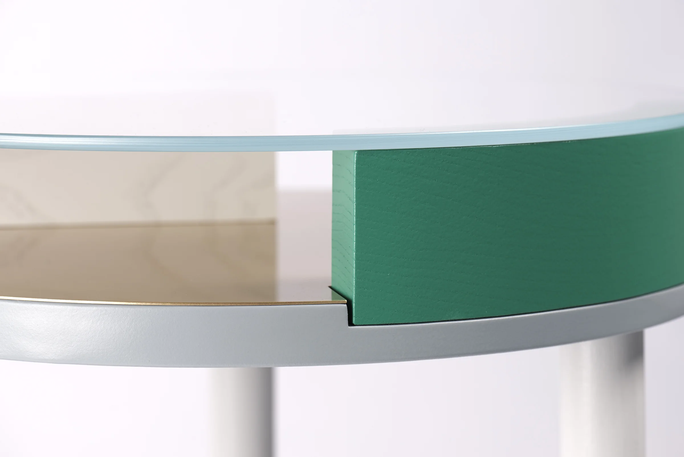 ora-table-09-zoemowat.jpg