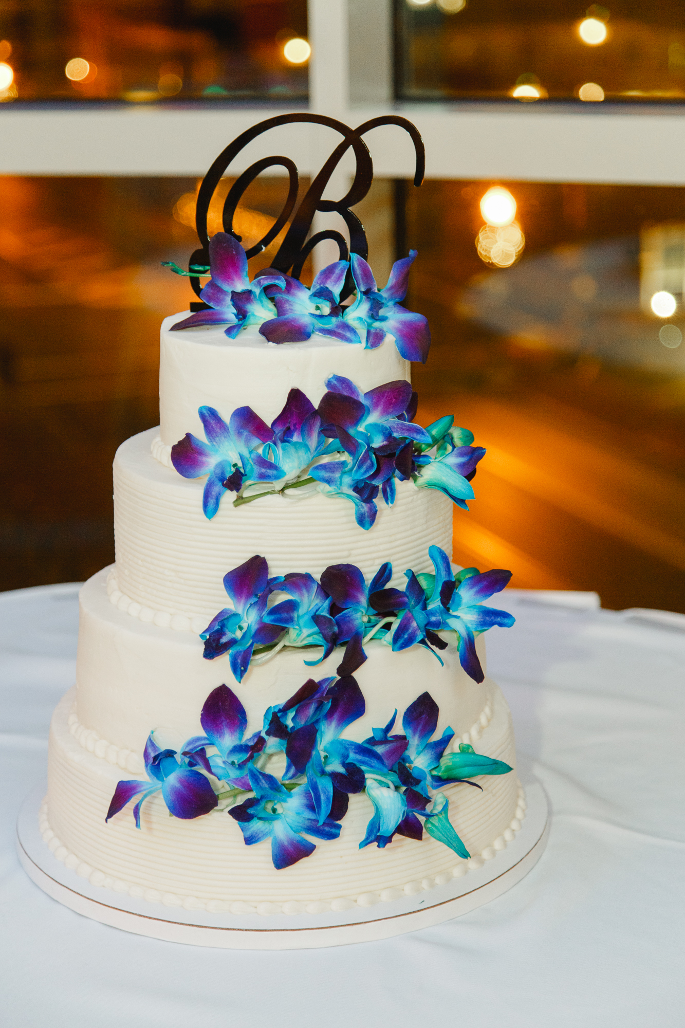 brady-cake-ceremony-a-ohio-lighting-ocf-columbus-wedding-couple-bridal-creekside-conference-indoor-roxanna-sue-photos-ohio-photography-1.jpg