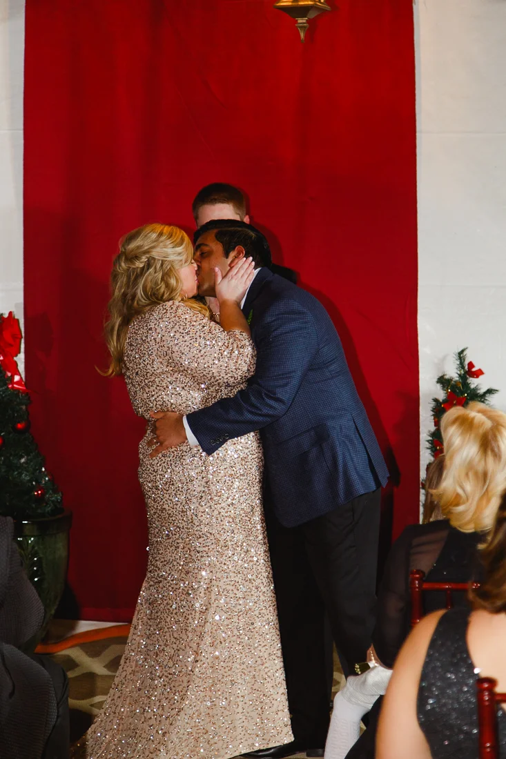 newyearseveeveweddingfirstkisscolumbusbridegroomcolumbussistersringshotglamourwedding-1.jpg