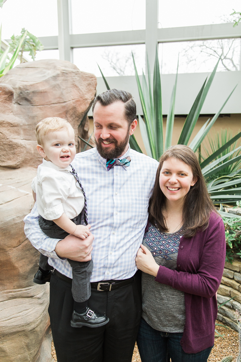 familyofthreecolumbusphotographerfamilyphotographerfranklinparkconservatory-1.jpg