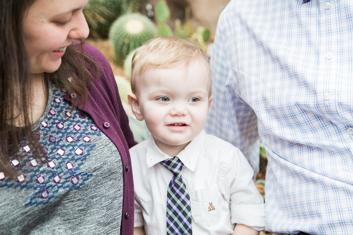 smilingfamilyofthreecolumbusphotographerfamilyphotographerfranklinparkconservatory-1.jpg