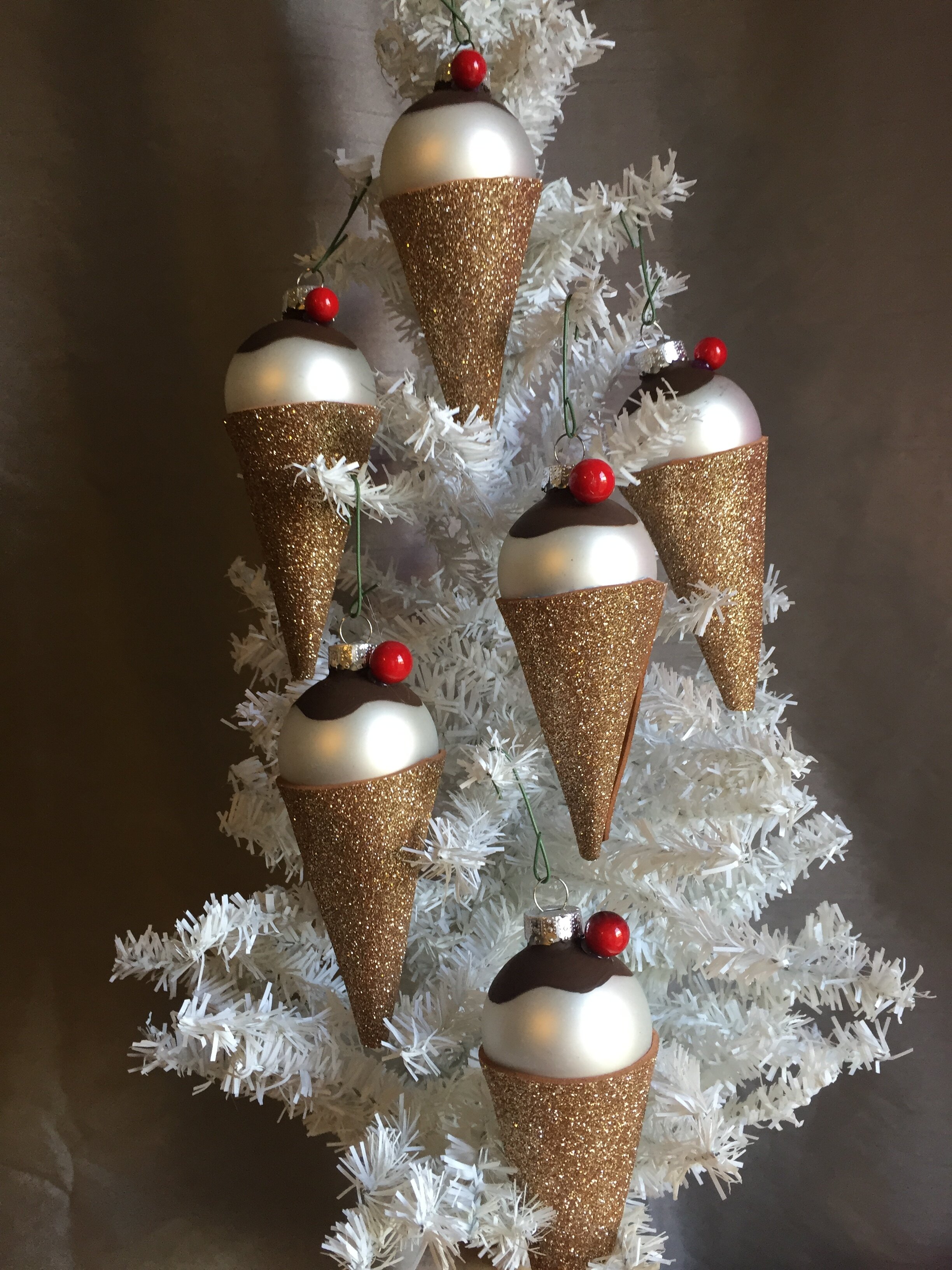 Honesto Barcelona convergencia ice cream cone ornaments — Cakes by Tricia Faye