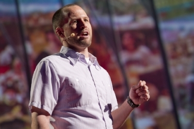 Aaron Reedy takes us on a quick tour of evolution and natural selection from the stage at TED . But what's more interesting than what we know, he adds, and the question that all curious students ask him: How do we know all this?