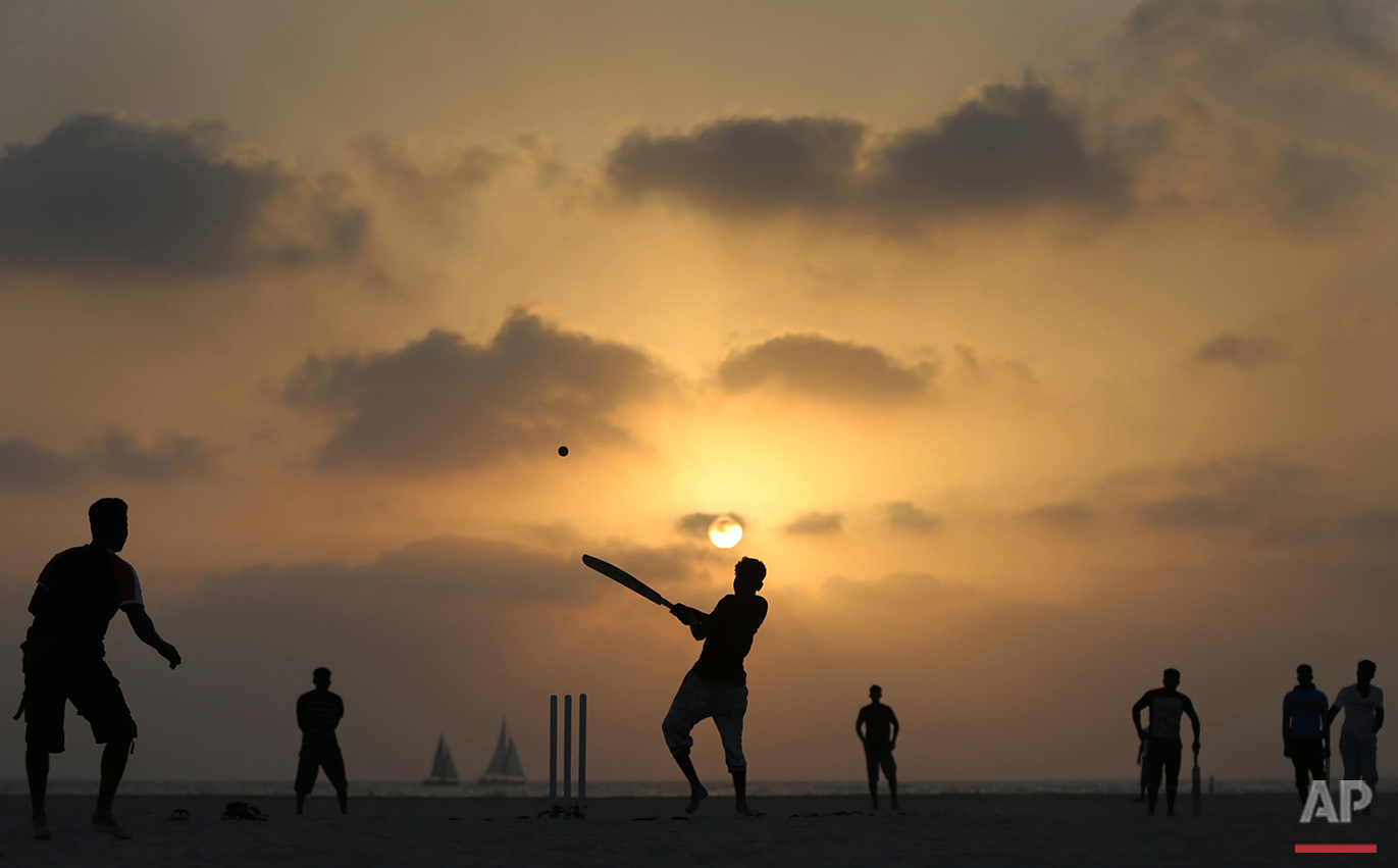 Mideast Emirates Fishermen