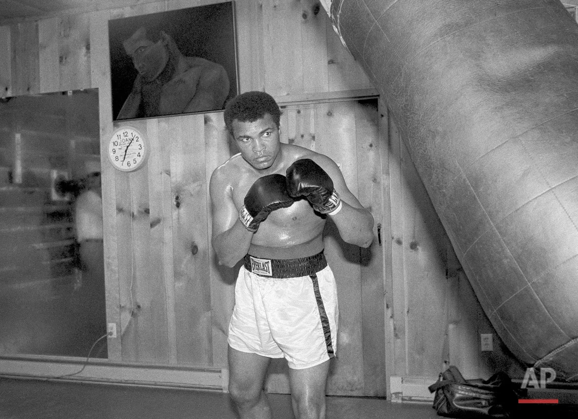 Muhammad Ali welcomed all to Pennsylvania training camp — AP Images ...