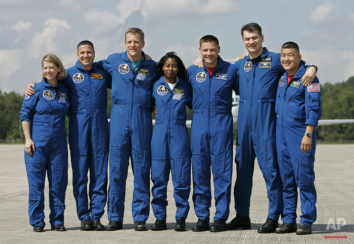 Space Shuttle Discovery Astronauts 2007